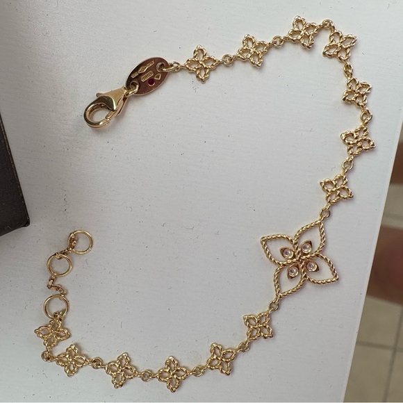 Roberto Coin Gold Floral Bracelet - Picture 8 of 9